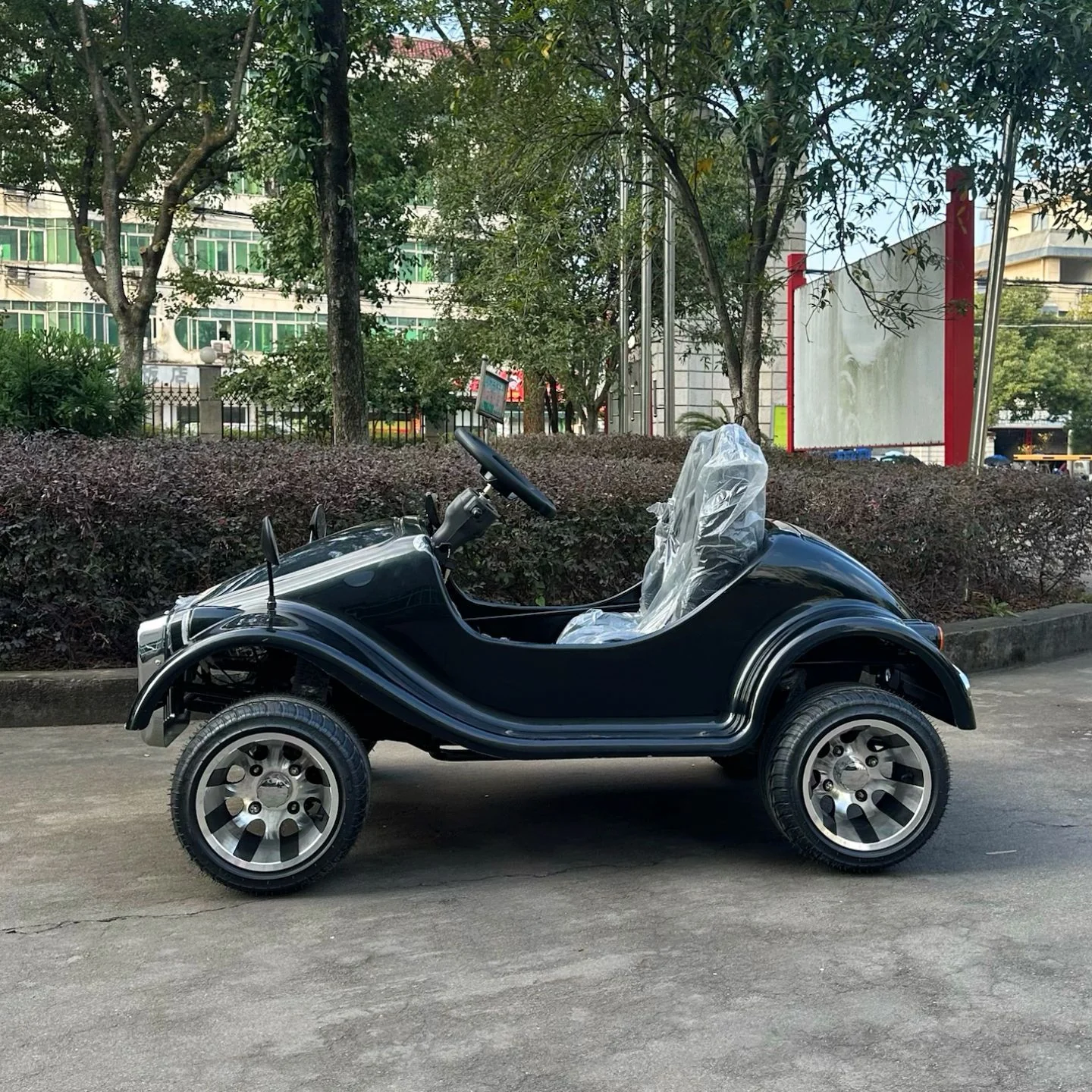 Huajia Dual-Seat Vintage Classic Electric Roadster - Vintage Classic Roadster by Huajia Machinery. The Huajia Dual-Seat Vintage Classic Electric Roadster re-creates the timeless elegance of 1930s ope angle 2