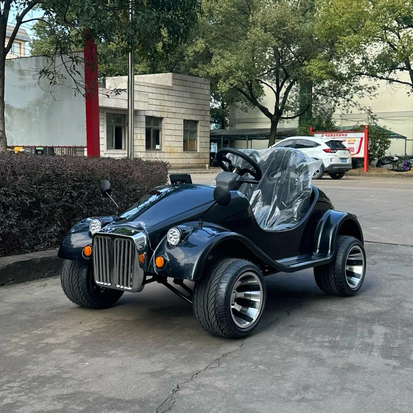 Huajia Dual-Seat Vintage Classic Electric Roadster - Vintage Classic Roadster by Huajia Machinery. The Huajia Dual-Seat Vintage Classic Electric Roadster re-creates the timeless elegance of 1930s ope angle 3