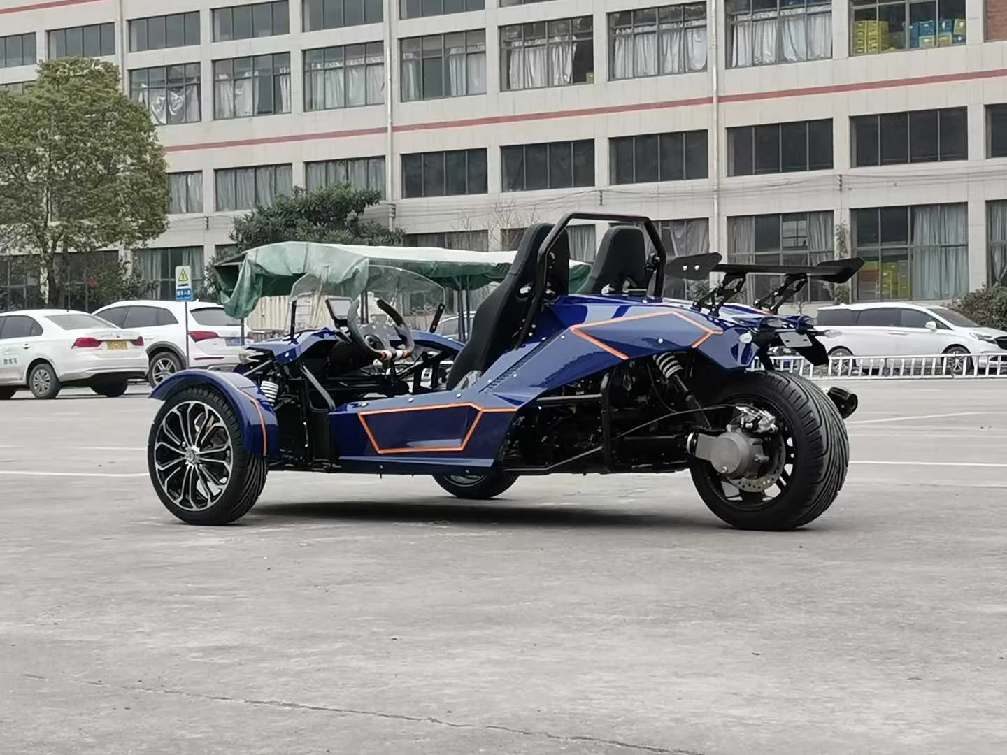 Huajia 3-Wheel Reverse Trike Roadster Racing Car (350cc Gas / 6000W-12000W Electric) - Reverse Trike Roadster by Huajia Machinery. The Huajia Reverse Trike Roadster offers flexible powertrain configurations: a high-output 350cc wat angle 3
